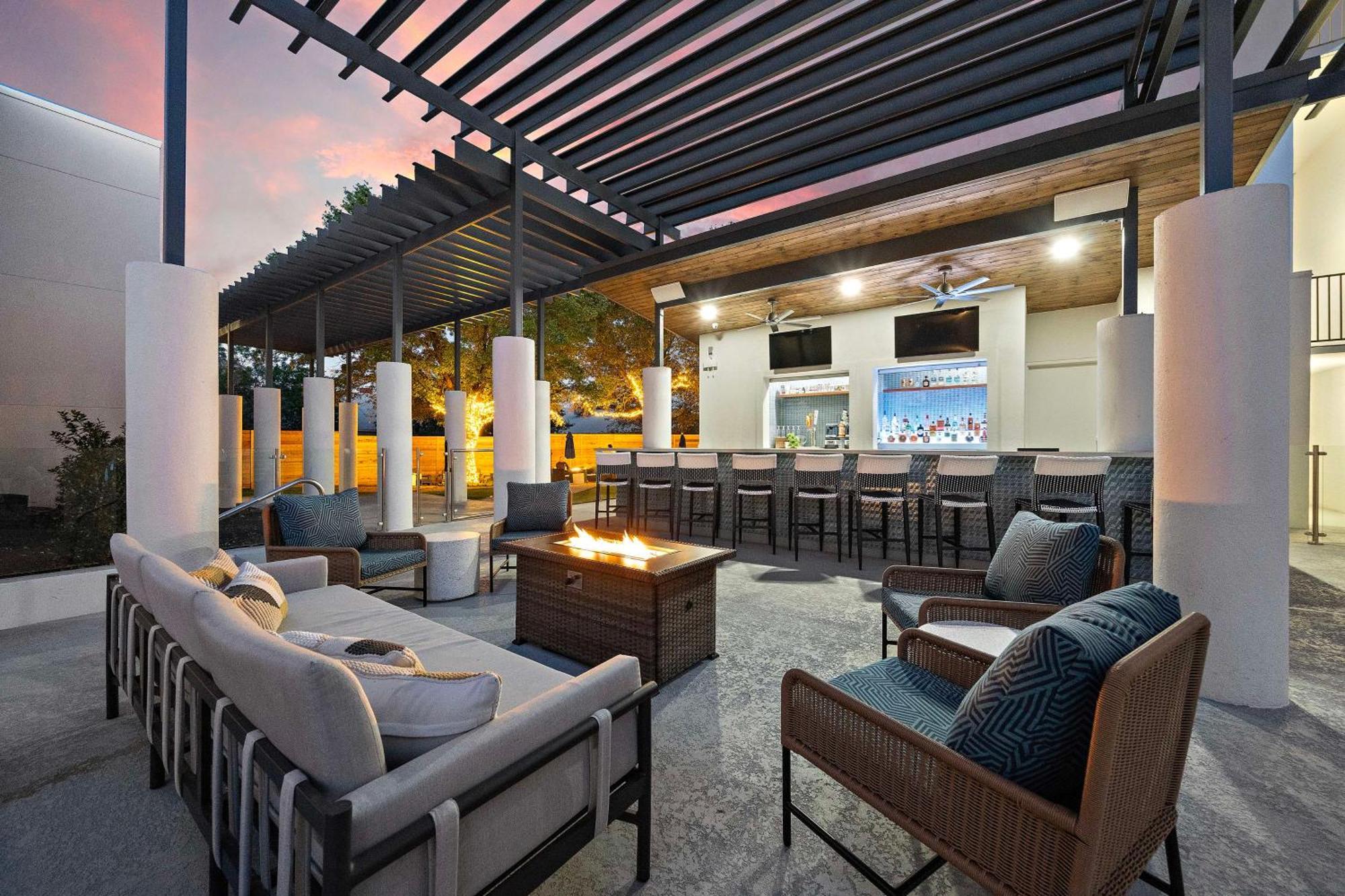 Hilton College Station & Conference Center Hotel Exterior photo